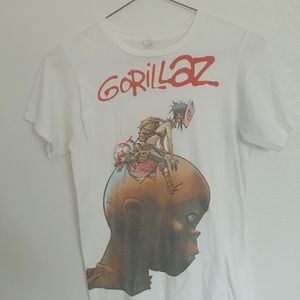 Hot Topic graphic tee